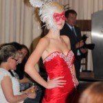 fashion show red lace mask [800x600]