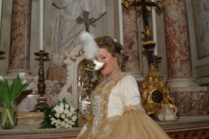 Venetian Wedding in Venice with Masquerade Mask