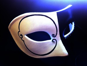 bespoko_black_white_mask