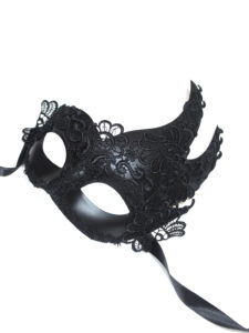 Black-lace-venetian-swan-mask